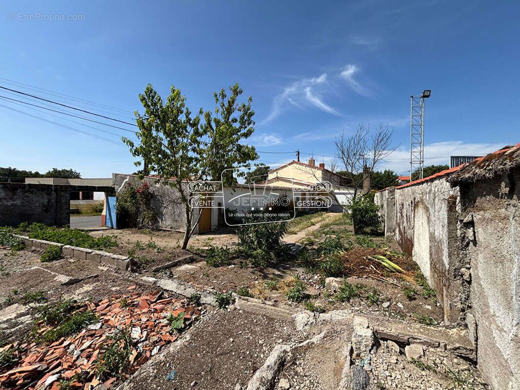 Maison à LE LOROUX-BOTTEREAU