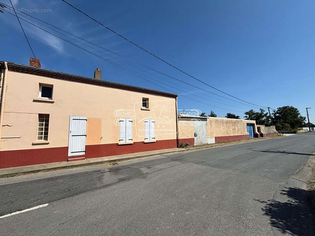 Maison à LE LOROUX-BOTTEREAU