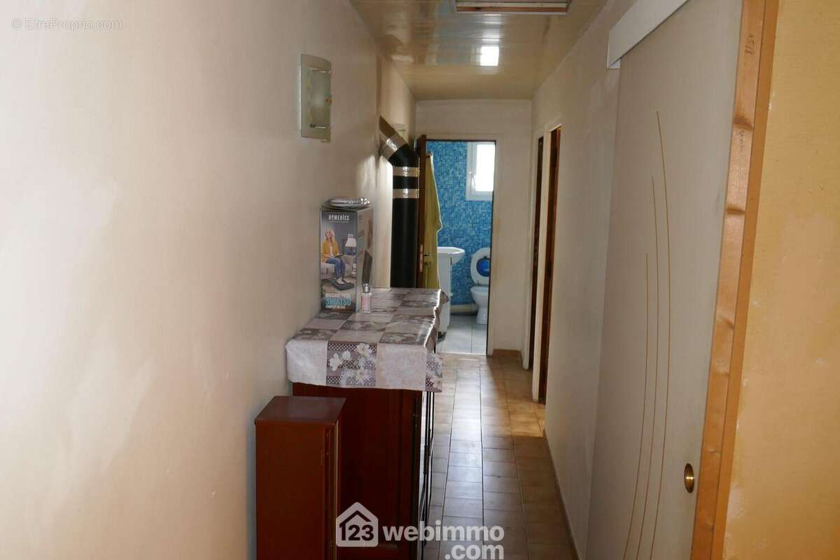 Habitation principale étage : Couloir étage - Maison à AVIGNON