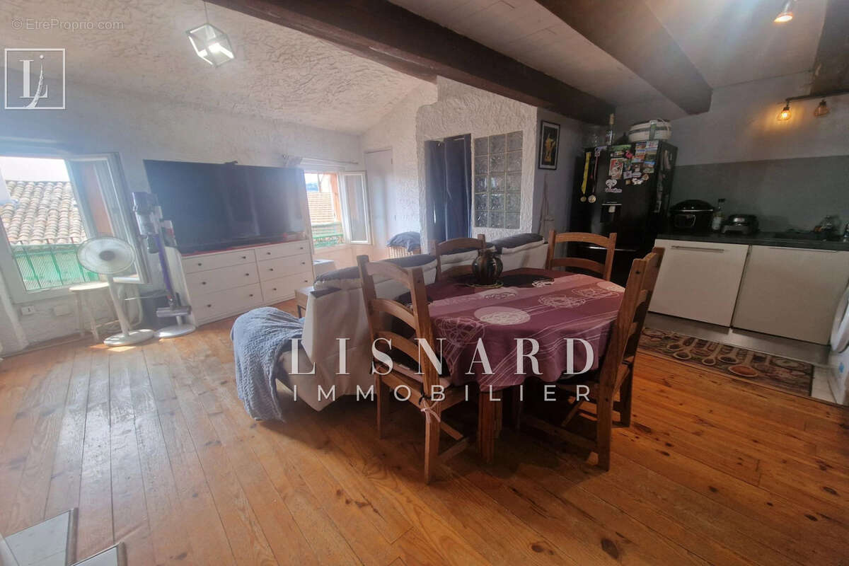 Appartement à VALLAURIS