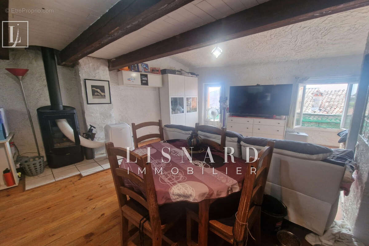 Appartement à VALLAURIS