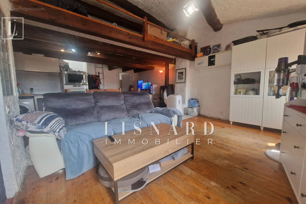 Appartement à VALLAURIS