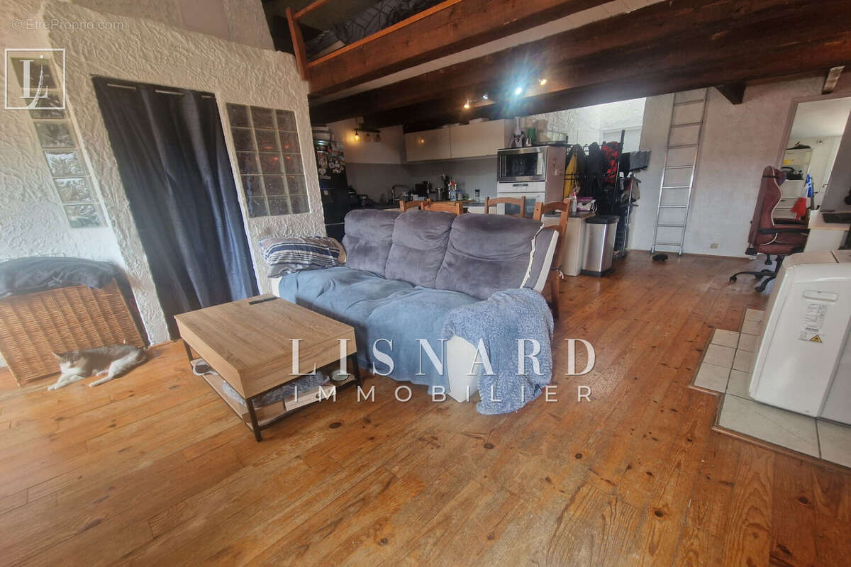 Appartement à VALLAURIS