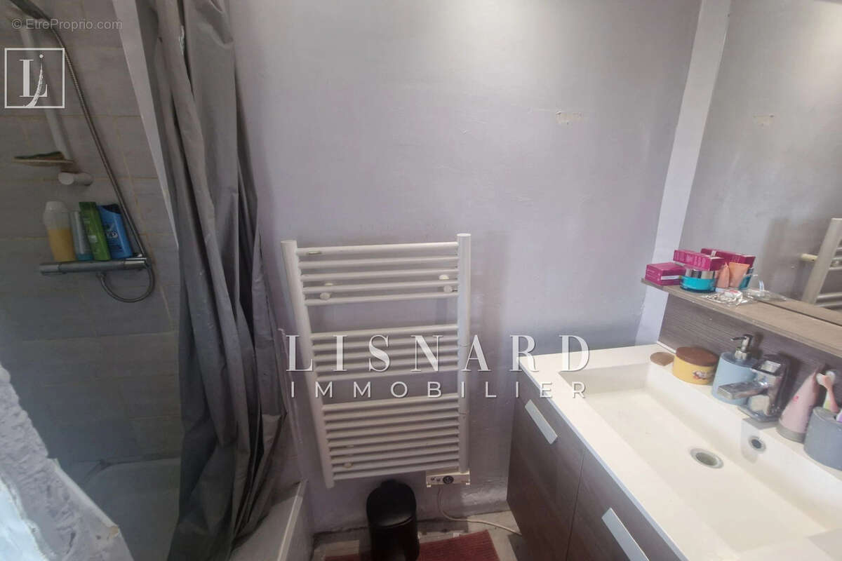 Appartement à VALLAURIS