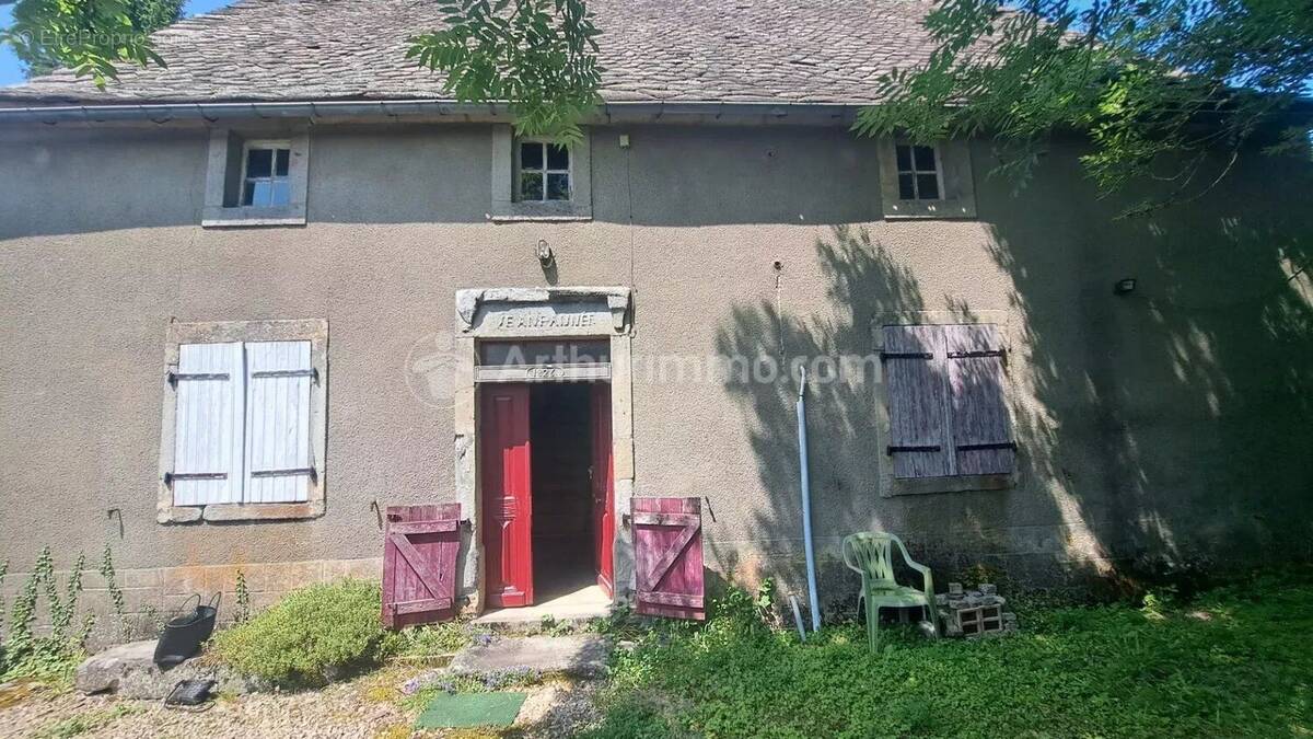 Maison à SINGLES
