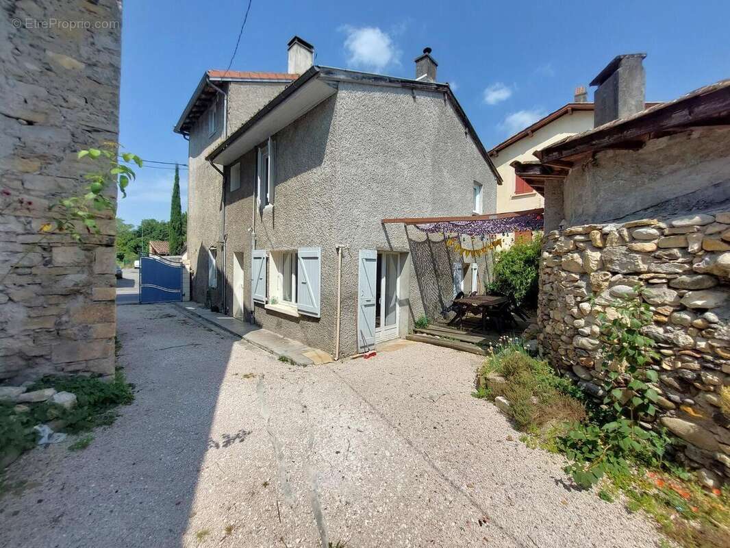 20250704115548 - Maison à SAINT-MARTORY