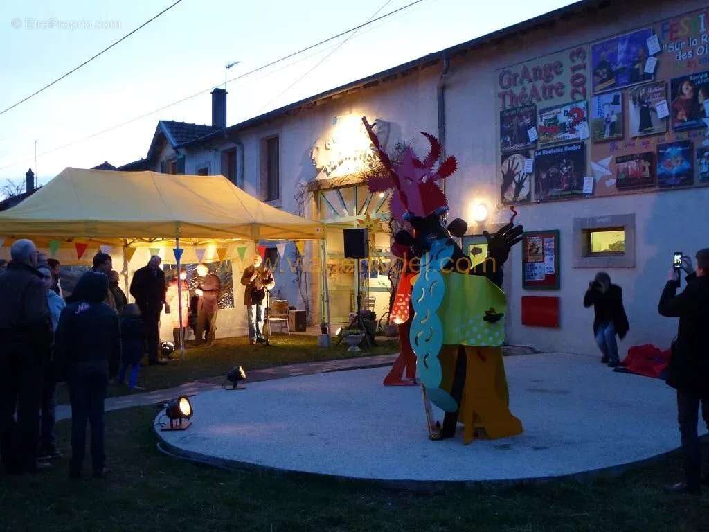 Maison à LACHAUSSEE