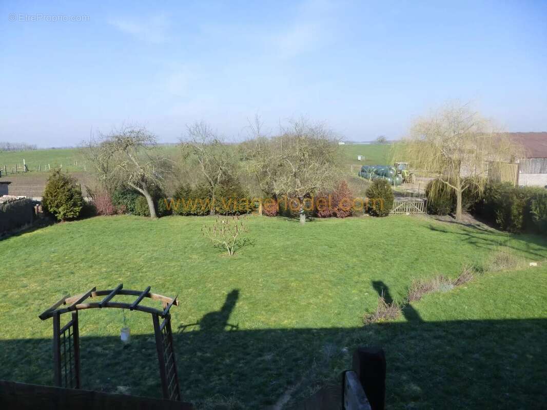 Maison à LACHAUSSEE