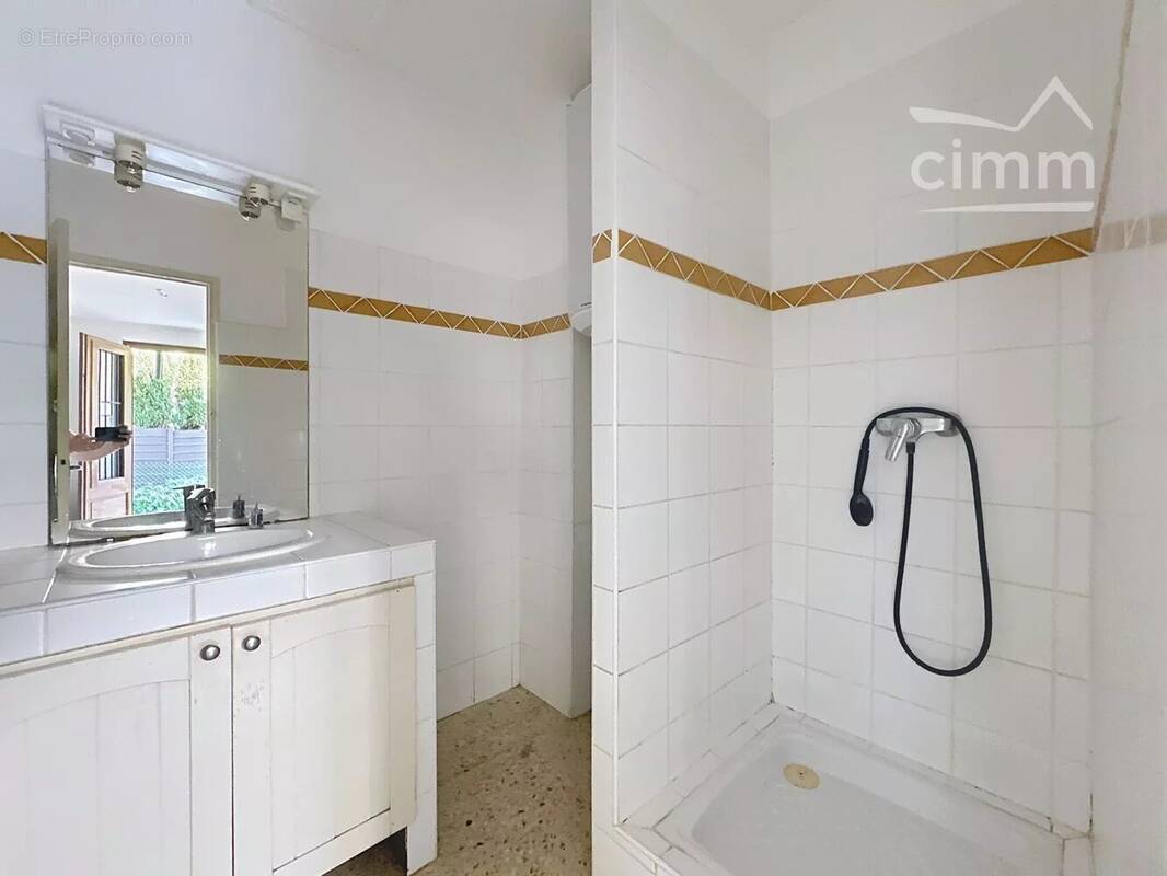 Appartement à L'ISLE-SUR-LA-SORGUE