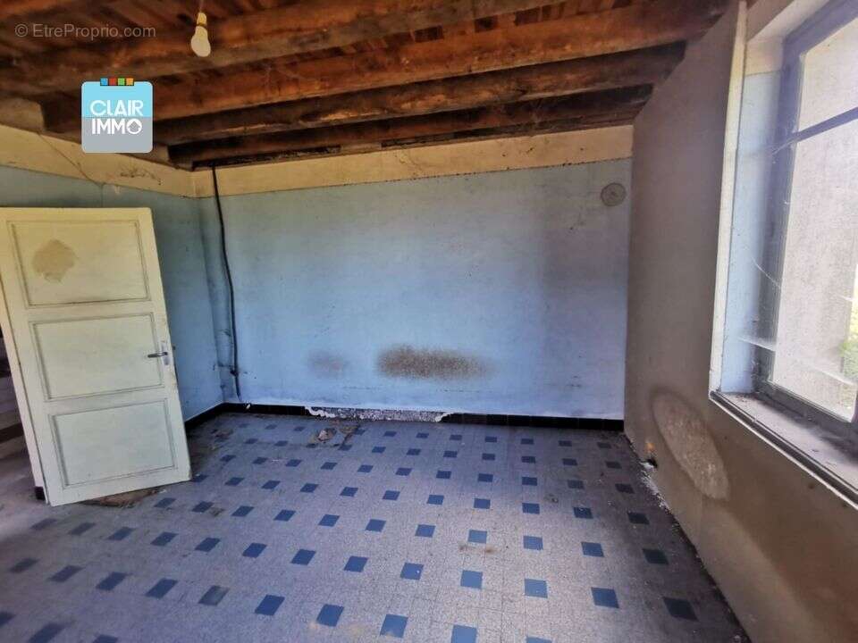 Maison de 123 m² à rénover à SORNAY  - Maison à SORNAY