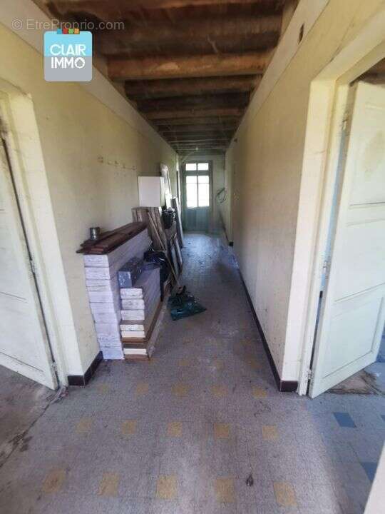 Maison de 123 m² à rénover à SORNAY  - Maison à SORNAY