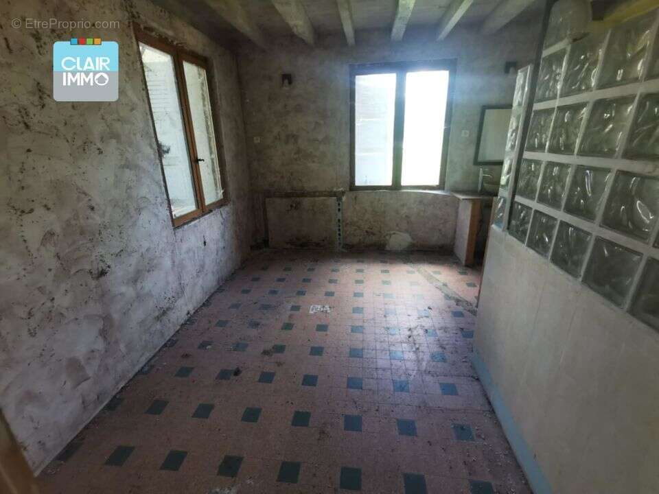 Maison de 123 m² à rénover à SORNAY  - Maison à SORNAY