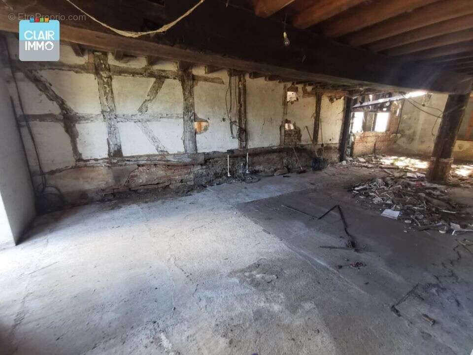 Maison de 123 m² à rénover à SORNAY  - Maison à SORNAY