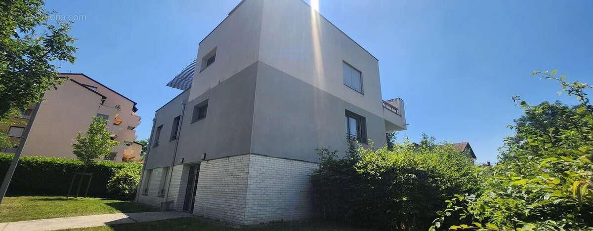 Appartement à SATHONAY-CAMP