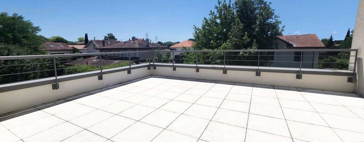 Appartement à SATHONAY-CAMP