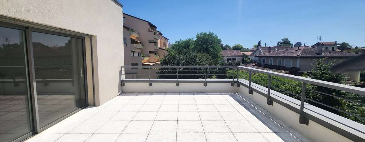 Appartement à SATHONAY-CAMP