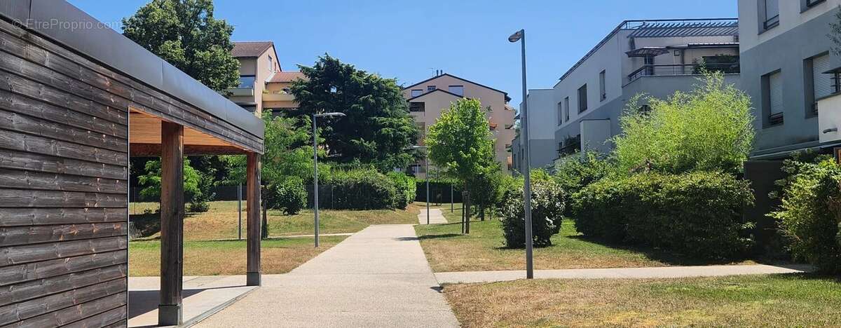 Appartement à SATHONAY-CAMP