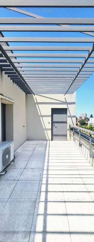 Appartement à SATHONAY-CAMP