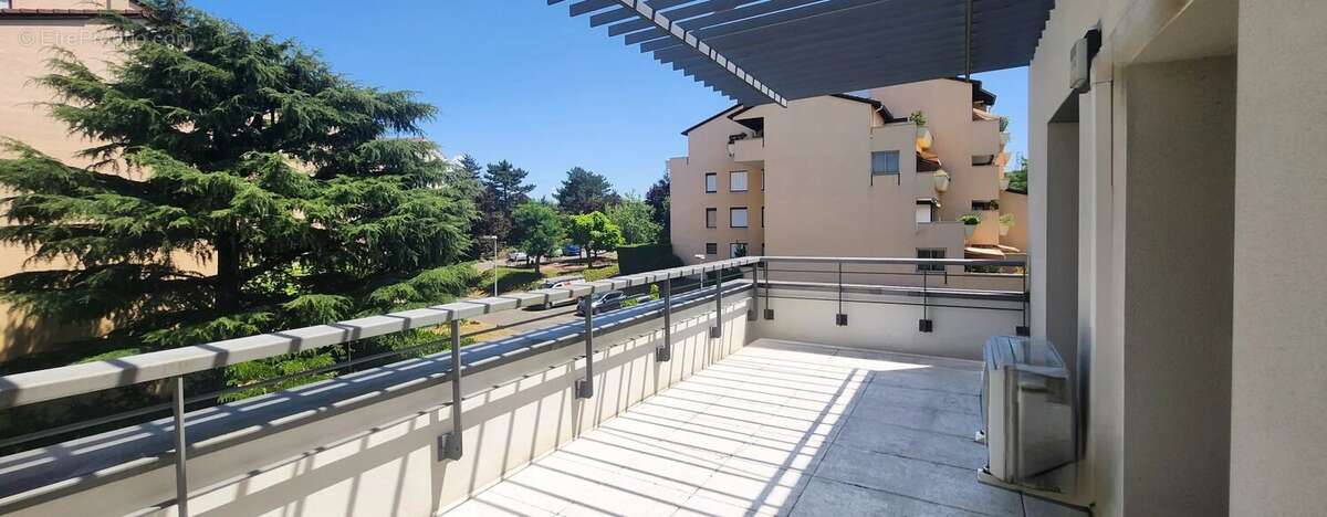 Appartement à SATHONAY-CAMP