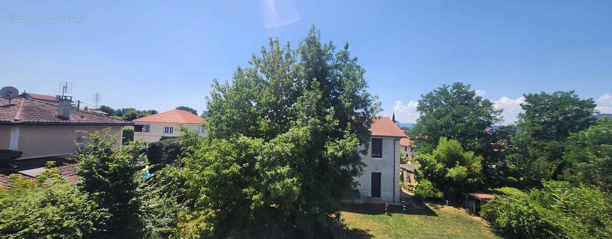 Appartement à SATHONAY-CAMP