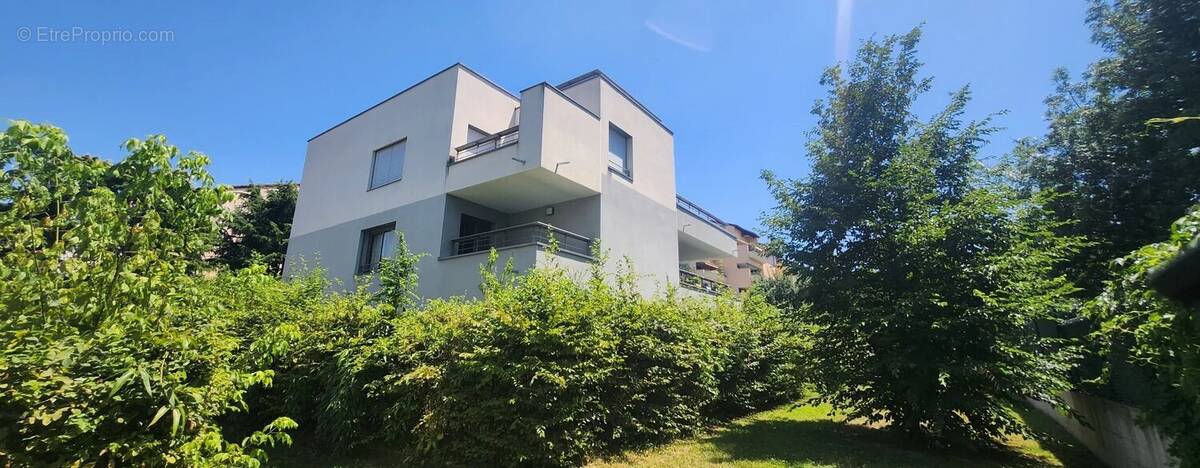 Appartement à SATHONAY-CAMP