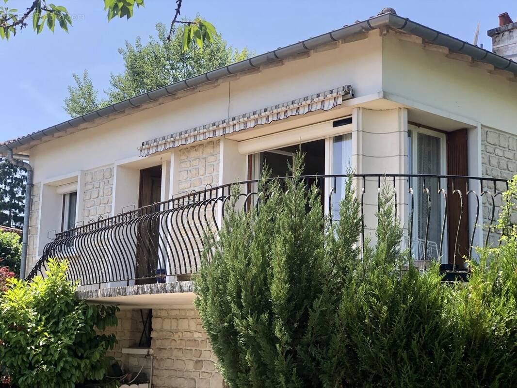 Maison à AVAILLES-LIMOUZINE