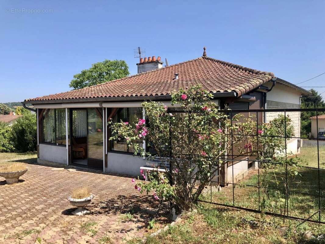 Maison à AVAILLES-LIMOUZINE