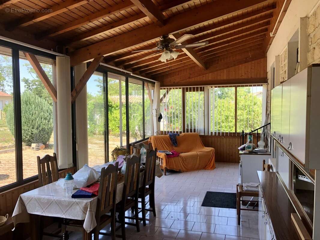 Maison à AVAILLES-LIMOUZINE