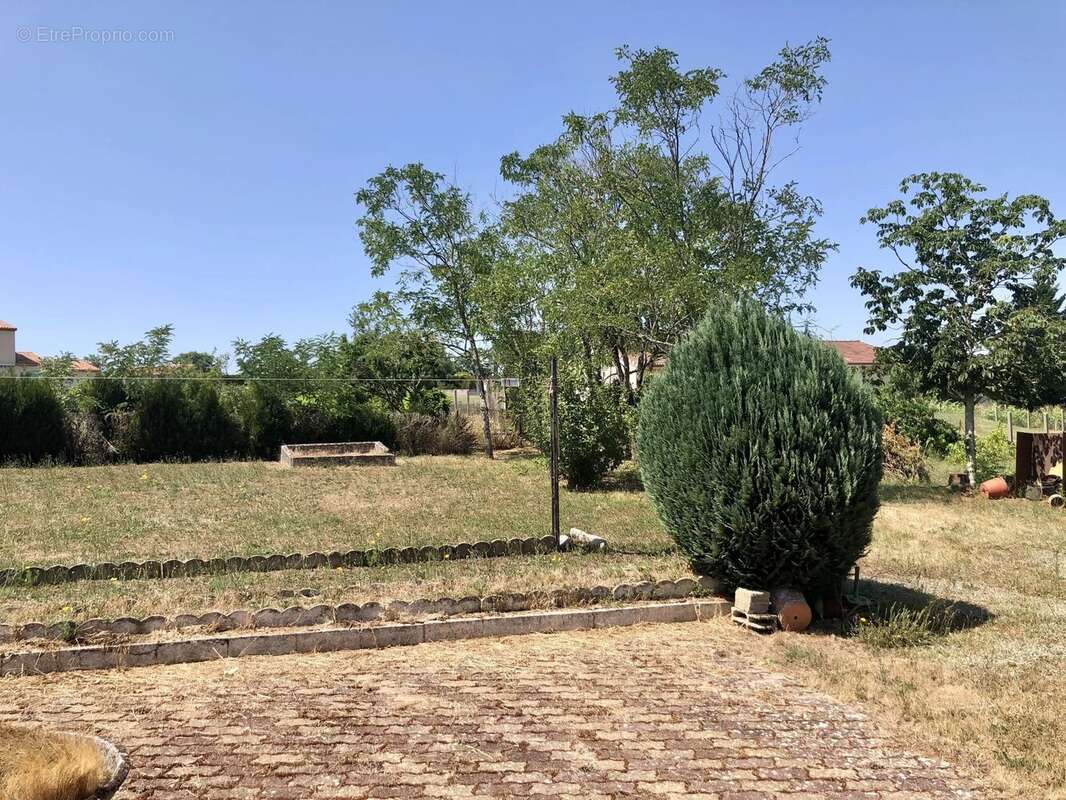 Maison à AVAILLES-LIMOUZINE