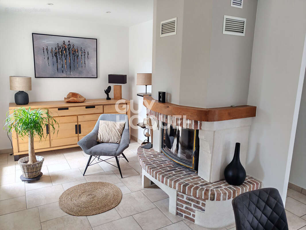 Maison à LA RIVIERE-DE-CORPS