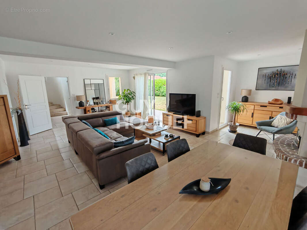 Maison à LA RIVIERE-DE-CORPS