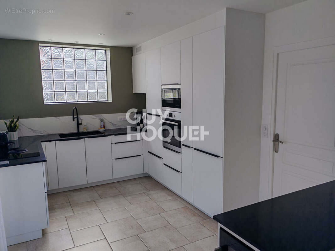 Maison à LA RIVIERE-DE-CORPS