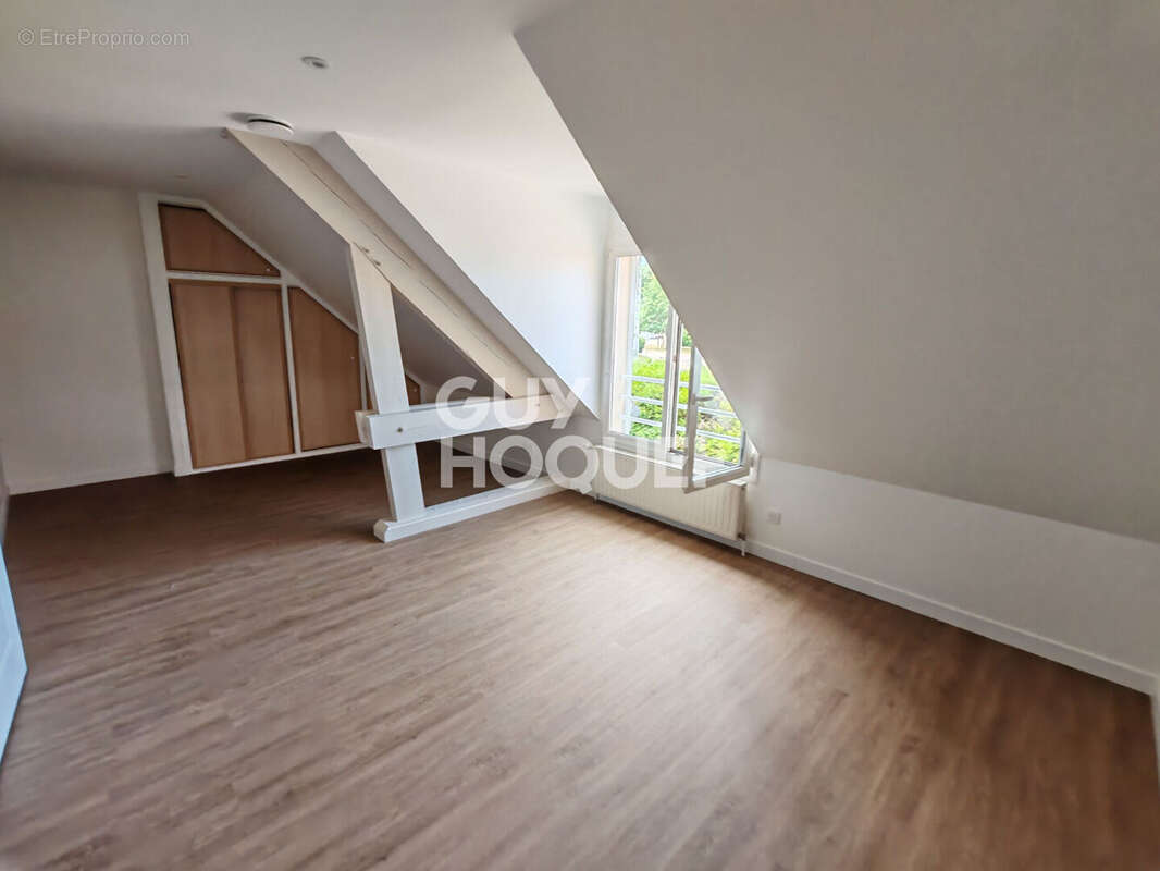 Maison à LA RIVIERE-DE-CORPS