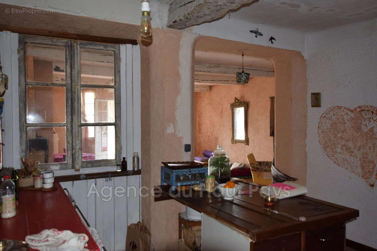 Maison à SAINT-CEZAIRE-SUR-SIAGNE