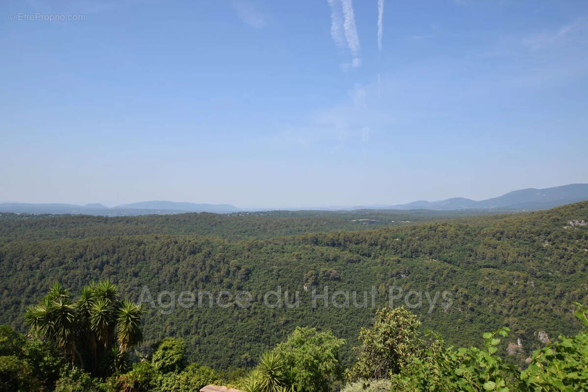 Maison à SAINT-CEZAIRE-SUR-SIAGNE