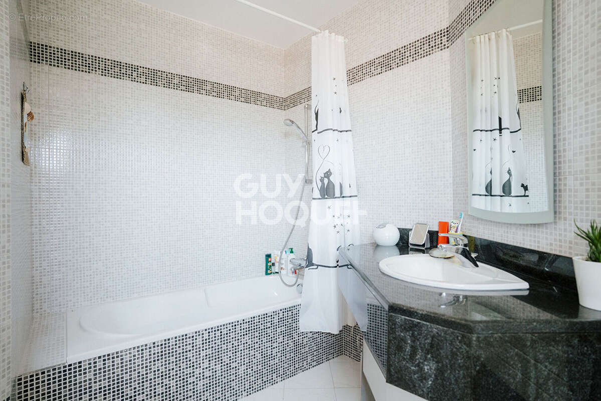 Maison à VILLENEUVE-DE-LA-RAHO