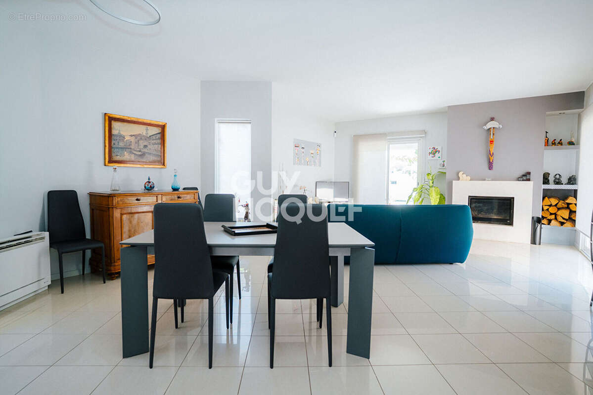 Maison à VILLENEUVE-DE-LA-RAHO