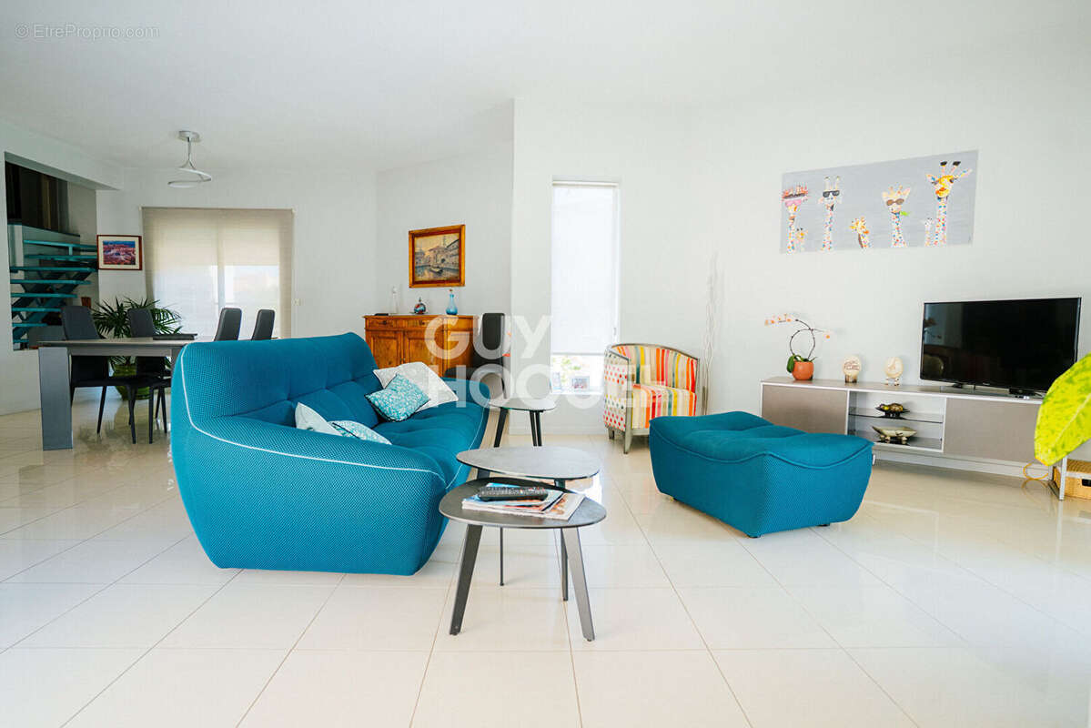 Maison à VILLENEUVE-DE-LA-RAHO