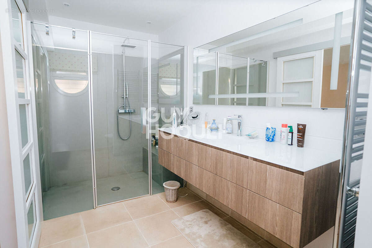 Maison à VILLENEUVE-DE-LA-RAHO