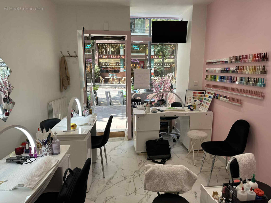 Commerce à PARIS-15E