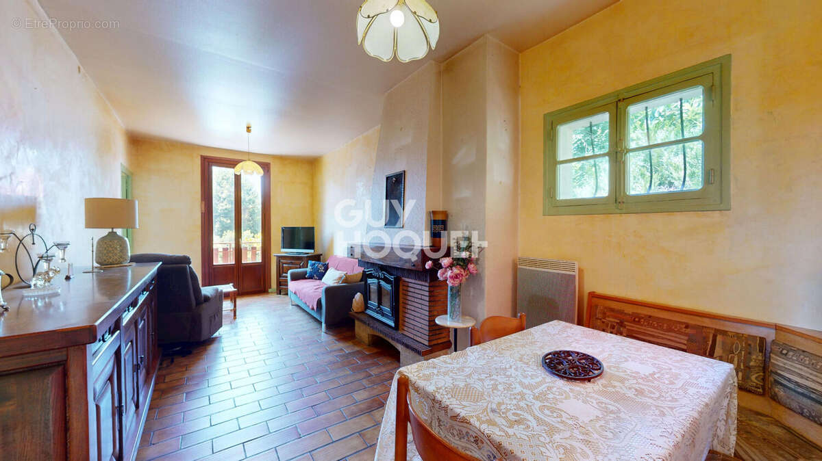 Maison à CHALLES-LES-EAUX