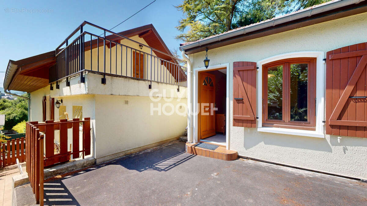 Maison à CHALLES-LES-EAUX