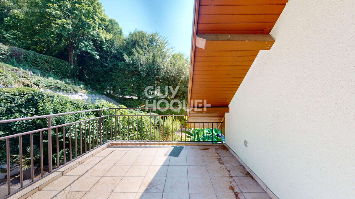 Maison à CHALLES-LES-EAUX