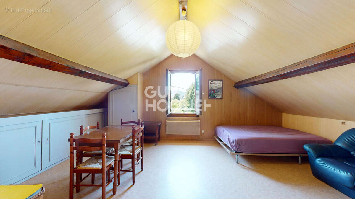 Maison à CHALLES-LES-EAUX