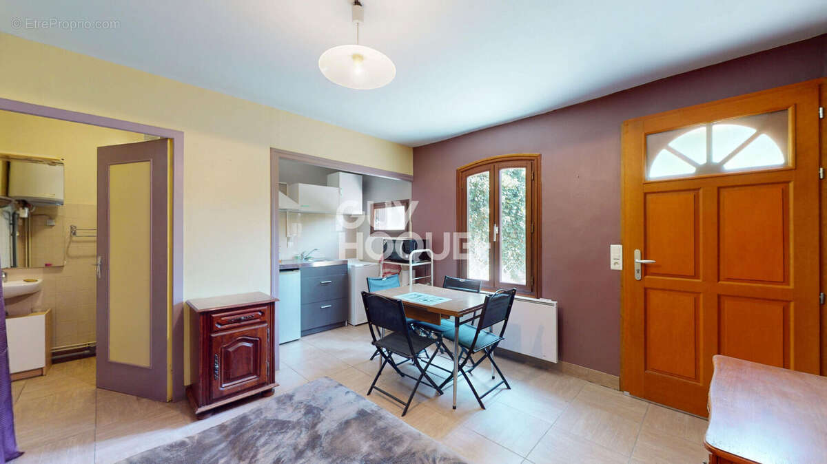 Maison à CHALLES-LES-EAUX