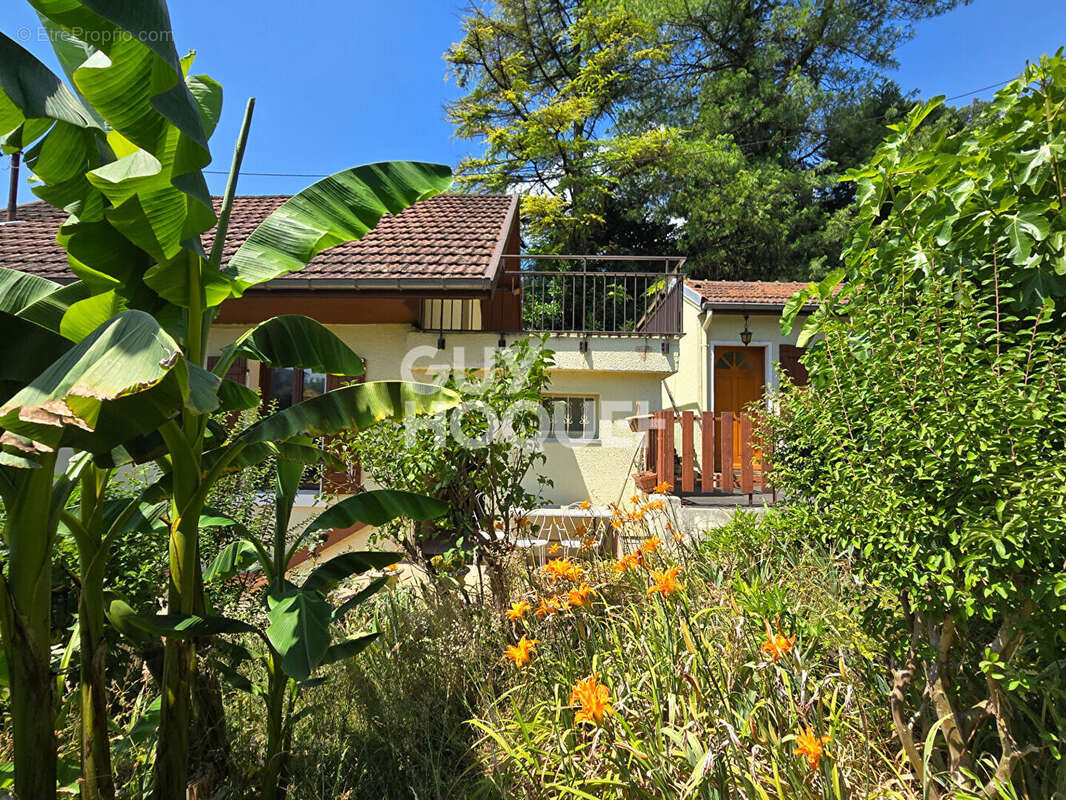 Maison à CHALLES-LES-EAUX