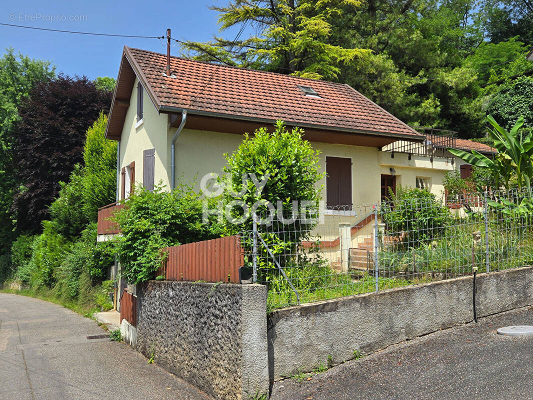 Maison à CHALLES-LES-EAUX
