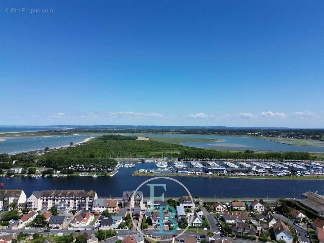 Terrain à OUISTREHAM
