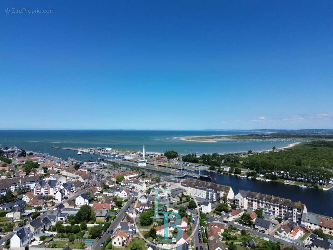 Terrain à OUISTREHAM