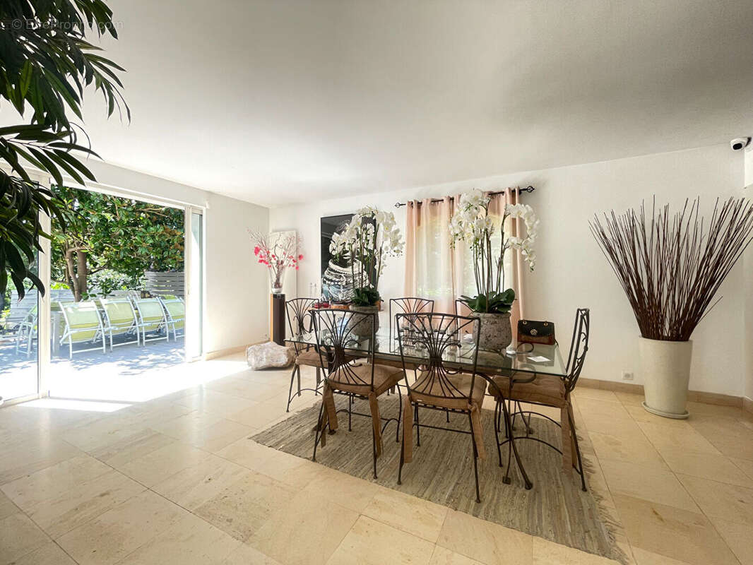 Maison à VERRIERES-LE-BUISSON